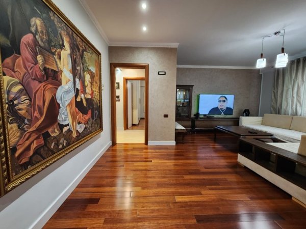 Apartament Me qira 3+1+2wc (140m2)📍 Bllok/ Piceri Era (1800 euro) Vendodhje perfekte