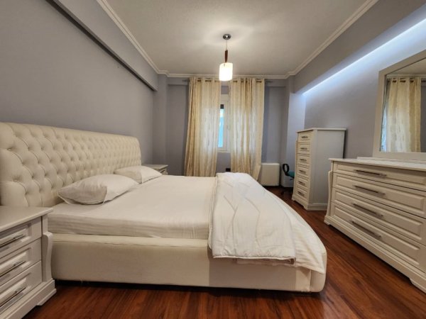 Apartament Me qira 3+1+2wc (140m2)📍 Bllok/ Piceri Era (1800 euro) Vendodhje perfekte