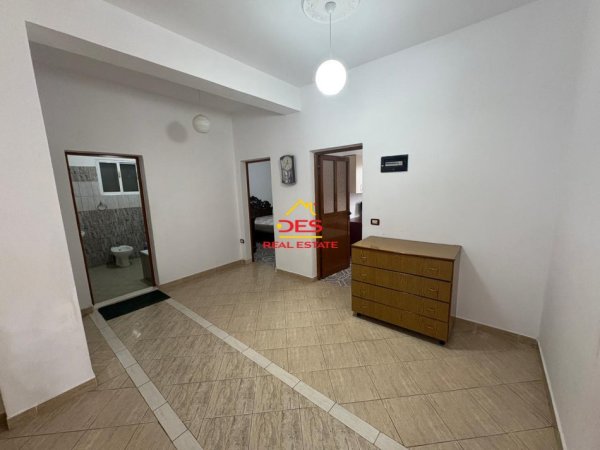 Vlore, jepet me qera Vile 2+1+Ballkon Kati 0, 110 m² 350 € (Rruga Sokrat Leka)