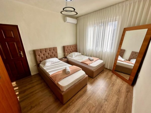 Tirane, jepet me qera apartament 2+1 Kati 3, 74 m² 850 € (Rr.Durresit)