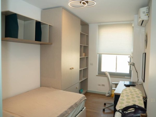 Tirane, jepet me qera apartament 3+1 Kati 4, 134 m² 1.800 € (Stadiumi Dinamo)