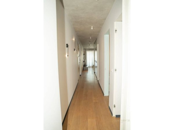 Tirane, jepet me qera apartament 3+1 Kati 4, 134 m² 1.800 € (Stadiumi Dinamo)