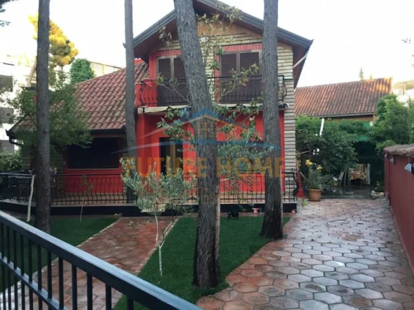 Durres, shes Vile 4+1+Aneks+Ballkon Kati 0, 313 m² 370.000 € (golem)