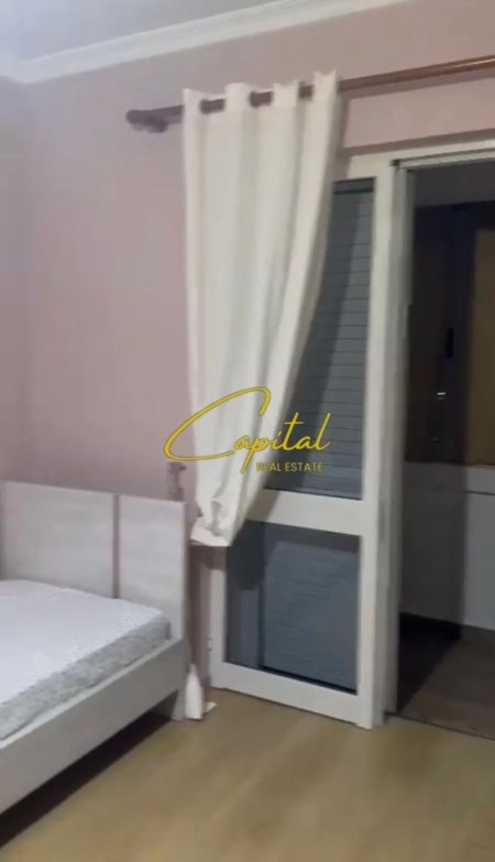 Tirane, jepet me qera apartament 2+1 Kati 3, 65 m² 600 € (ZOGU I ZI)