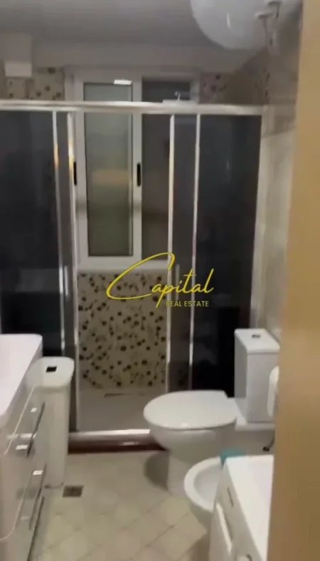 Tirane, jepet me qera apartament 2+1 Kati 3, 65 m² 600 € (ZOGU I ZI)