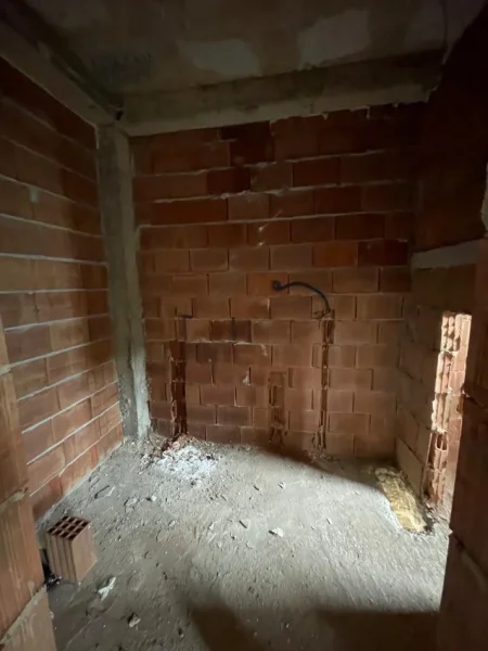 Tirane, shitet apartament 1+1 Ali Demi, 65 m² 90.000 €