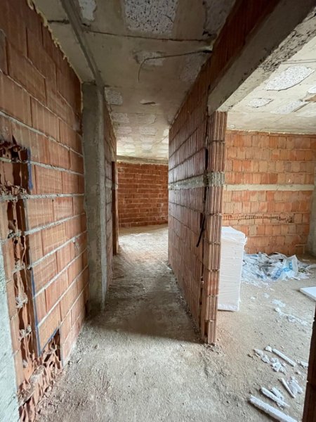 Tirane, shitet apartament 1+1 Ali Demi, 65 m² 90.000 €