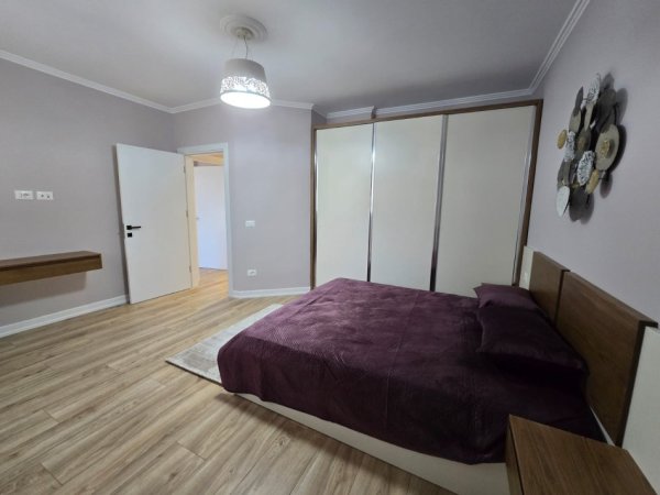 Tirane, jepet me qera apartament 2+1 Kati 5, 111 m² 1.200 € (Rruga Pjeter Bogdani)