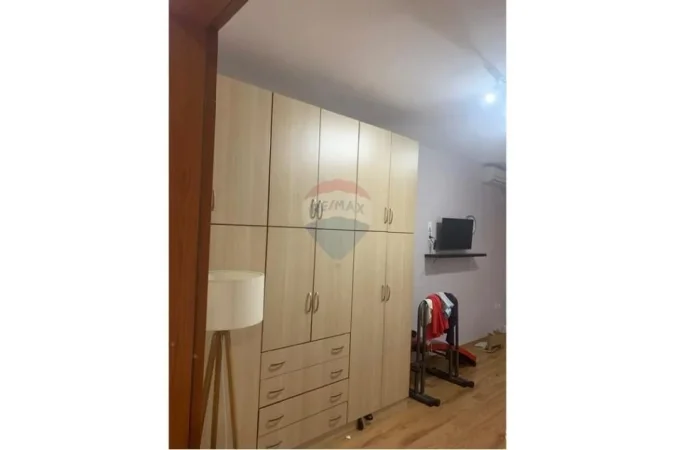 Tirane, jepet me qera apartament 2+1 , 115 m² 550 € (Prane Kompleksit Grand Gallery)