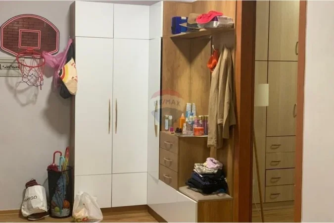 Tirane, jepet me qera apartament 2+1 , 115 m² 550 € (Prane Kompleksit Grand Gallery)