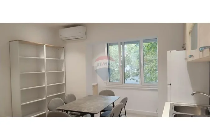 Tirane, jepet me qera apartament 1+1 Kati 4, 52 m² 580 € (Perballe Harry Fultz)