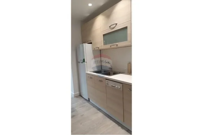 Tirane, jepet me qera apartament 1+1 Kati 4, 52 m² 580 € (Perballe Harry Fultz)