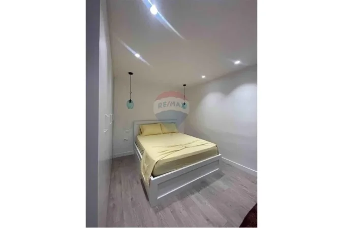 Tirane, jepet me qera apartament 1+1 Kati 4, 52 m² 580 € (Perballe Harry Fultz)