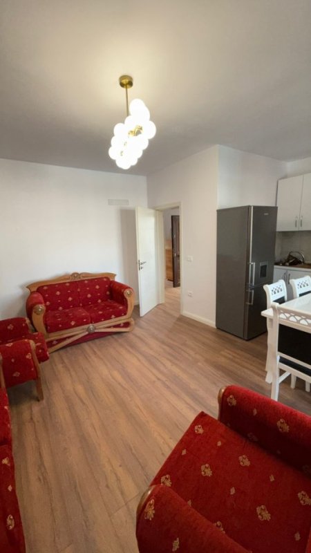 Tirane, jepet me qera apartament 2+1 Kati 5, 80 m² 600 € (Zogu i zi)