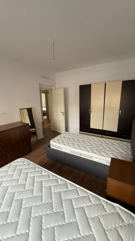 Tirane, jepet me qera apartament 2+1 Kati 5, 80 m² 600 € (Zogu i zi)