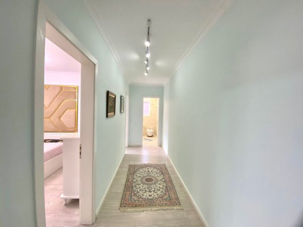 Me qera: Apartament 3+1+2wc & 2 ballkone (145m2)📍 Rruga elbasanit/ Ambasada amerikane | 1550 euro/Muaj