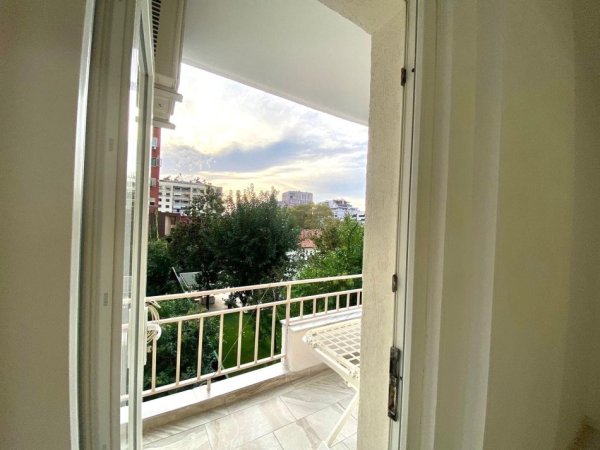 Me qera: Apartament 3+1+2wc & 2 ballkone (145m2)📍 Rruga elbasanit/ Ambasada amerikane | 1550 euro/Muaj
