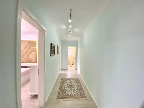 Super 3+1+2wc (145m2)📍 Rruga elbasanit/ Amb. amerikane LICEU/ RTSH ( vijë të parë Buze Rruge)