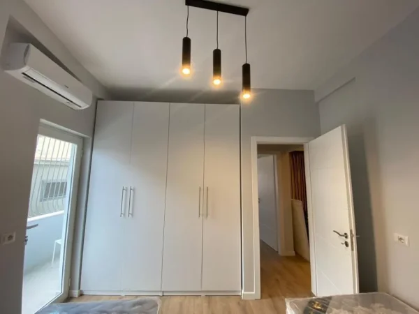 Tirane, jepet me qera apartament 2+1 Kati 2, 710 € 