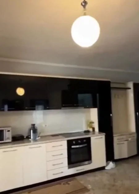 Tirane, jepet me qera apartament 2+1 Kati 6, 120 m² 600 € (LAPRAKE)