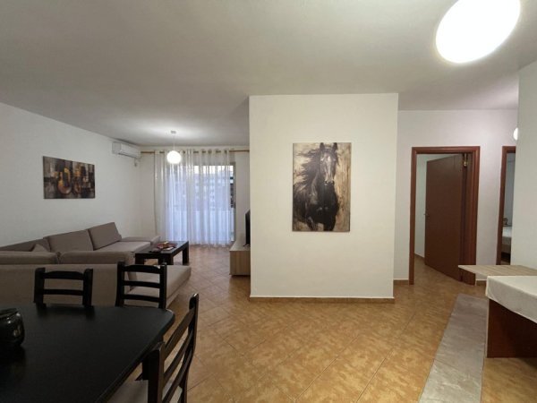 Tirane, jepet me qera apartament 2+1+Ballkon Kati 7, 95 m² 500 € (Perball Resorant Fish Time, Astir, Tirane)