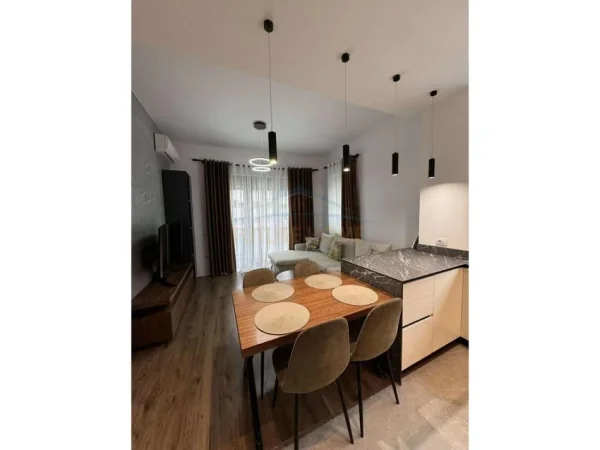 Tirane, jepet me qera apartament 2+1 Kati 1, 82 m² 750 € (Kodra e Diellit 2)