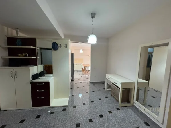 Tirane, shitet apartament 2+1 Kati 4, 81 m² 165.000 € (Vilat e Selites)