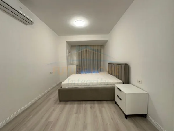Tirane, jepet me qera apartament 3+1 Kati 1, 150 m² 800 € (Residenca Kodra e Diellit 2)