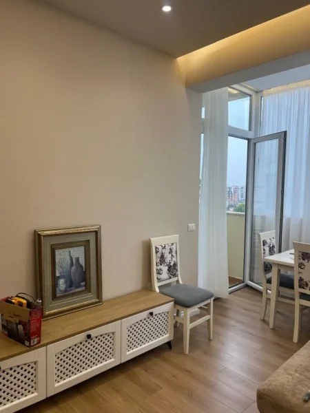 🏢 Jepet me Qira Apartament 1+1 |  📍Pallati i Tibos (përballë Delijorgjit)