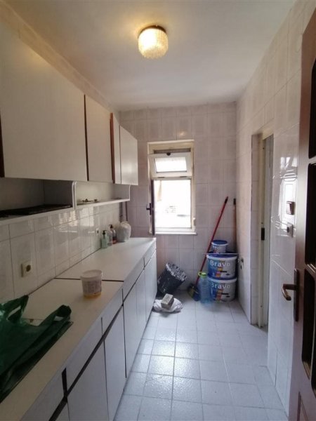Tirane, jepet me qera apartament 2+1+Ballkon Kati 6, 110 m² 500 € (myslym shyri)