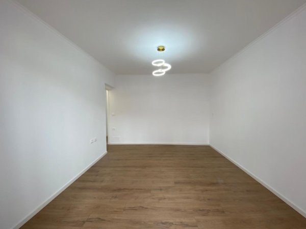 Tirane, shes apartament 1+1 Kati 4, 63 m² 169.000 € (21 dhjetori)