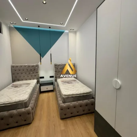 Tirane, jepet me qera apartament 2+1 Kati 1, 80 m² 900 € (kodra e diellit)