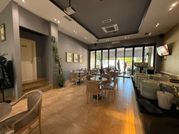 Tirane, shitet bar-kafe Kati 0, 106 m² 310.000 € (RRuga Dibres (prane Komisariatit 4))
