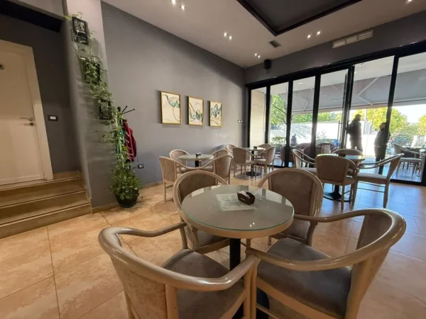 Tirane, shitet bar-kafe Kati 0, 106 m² 310.000 € (RRuga Dibres (prane Komisariatit 4))