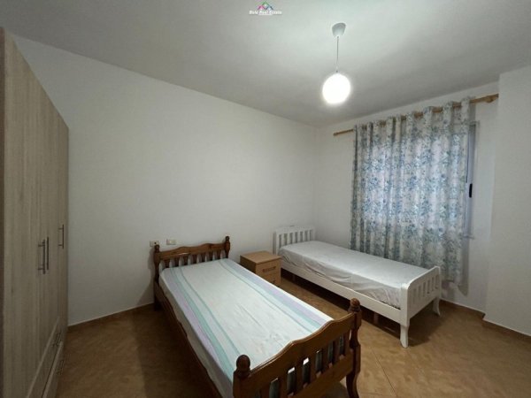 Tirane, jepet me qera apartament 2+1+Ballkon Kati 7, 115 m² 470 € (spiro floqi)