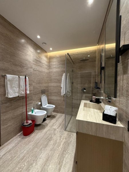 Durres, jepet me qera apartament 2+1+Ballkon Kati 1, 1.200 € (27 Katshi)