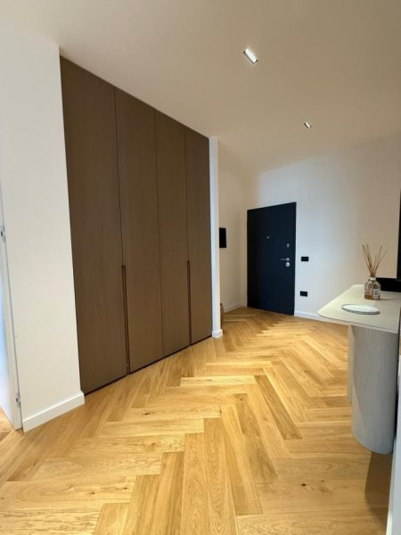 Durres, jepet me qera apartament 2+1+Ballkon Kati 1, 1.200 € (27 Katshi)