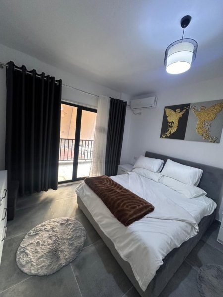Tirane, jepet me qera apartament 1+1 Kati 4, 74 m² 600 € (selvia)