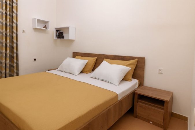 Tirane, jepet me qera apartament 2+1 Kati 5, 75 m² 600 € (Shallvaret)