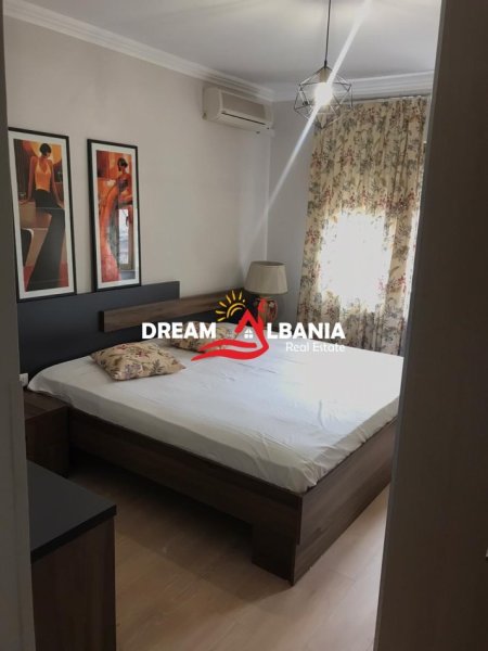 Tirane, jepet me qera apartament 3+1+Ballkon Kati 6, 125 m² 1.000 € 