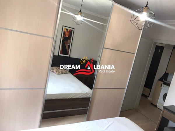 Tirane, jepet me qera apartament 3+1+Ballkon Kati 6, 125 m² 1.000 € 