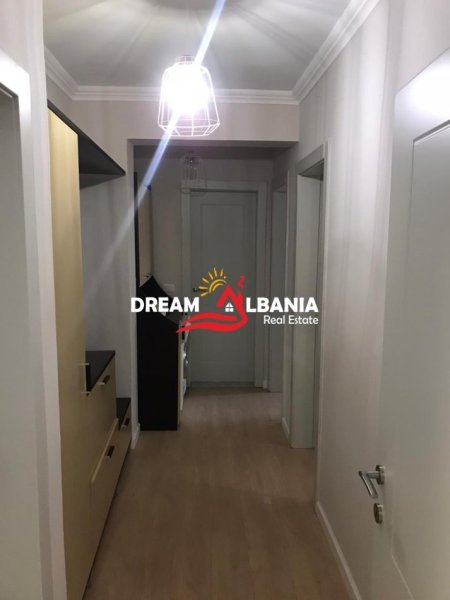 Tirane, jepet me qera apartament 3+1+Ballkon Kati 6, 125 m² 1.000 € 