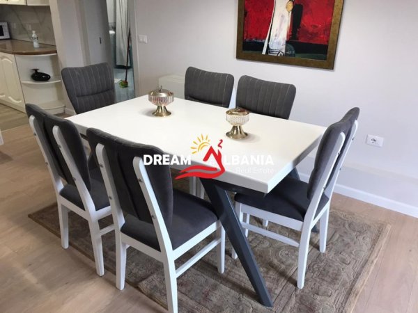 Tirane, jepet me qera apartament 3+1+Ballkon Kati 6, 125 m² 1.000 € 