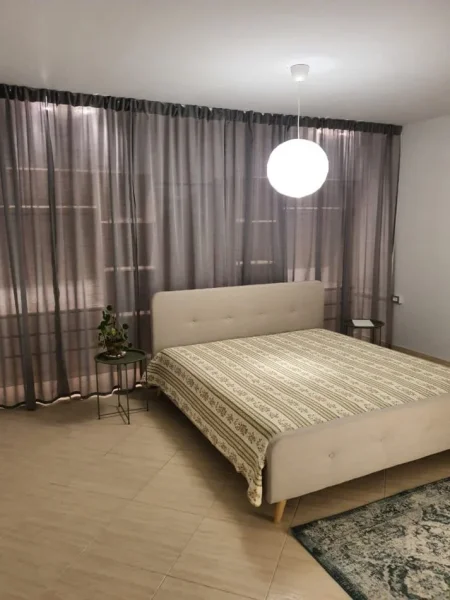Tirane, jepet me qera apartament 1+1+Ballkon Kati 6, 91 m² 550 € (rruga ali visha)