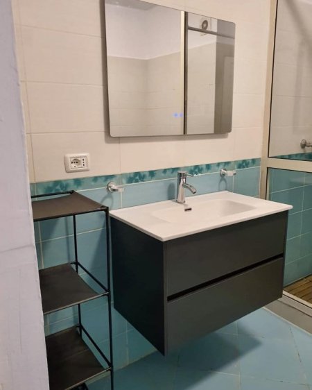 Tirane, jepet me qera apartament 1+1+Ballkon Kati 6, 91 m² 600 € (rruga ali visha)