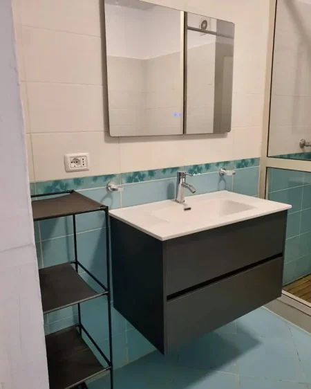 Tirane, jepet me qera apartament 1+1+Ballkon Kati 6, 91 m² 550 € (rruga ali visha)