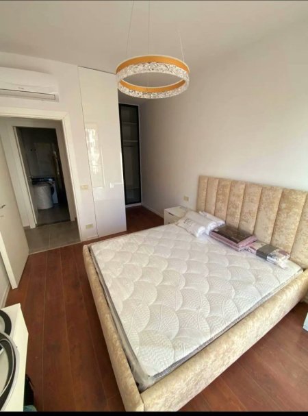 Tirane, jepet me qera apartament 1+1 Kati 2, 60 m² 700 € (Rruga Mine Peza)