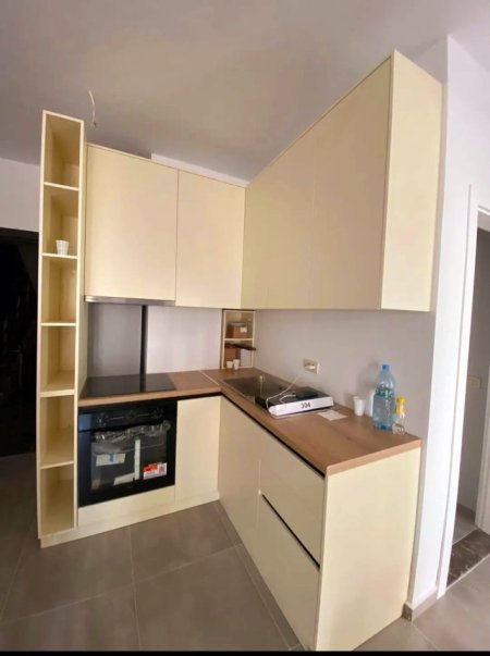Tirane, jepet me qera apartament 1+1 Kati 2, 60 m² 700 € (Rruga Mine Peza)