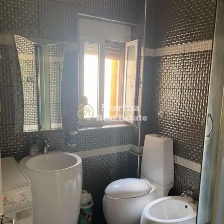 Tirane, shitet apartament 2+1 Kati 4, 82 m² 168.000 € (Rruga e Durresit)