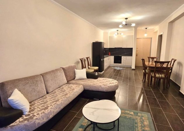 Me Qera: 2+1+2wc📍Kombinat (Prane KMY) - 450€ - S.130m² - 100% e Re✨